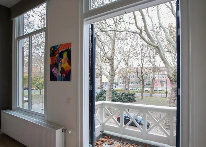 Bed & Breakfast Oranjepark 4*