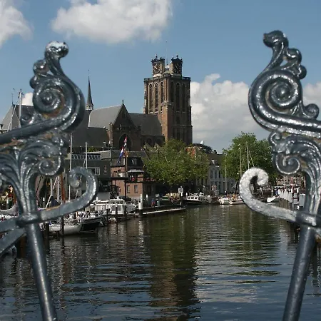 Bed & Breakfast Oranjepark 4*